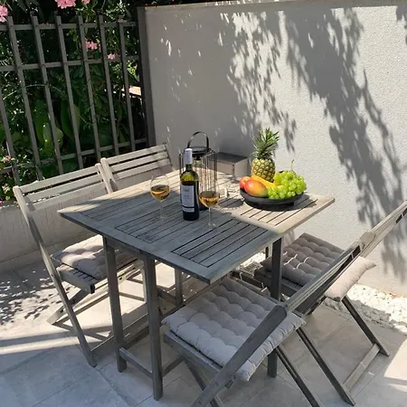 Apartment Kala *